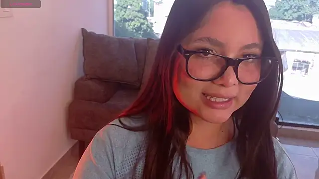 Snapshot of Eva-Apple chatting on June 19, 8:56 pm Eva-Apple online show from June 19, 8:56 pm