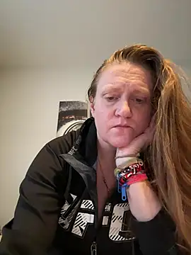 Kellilyn10 online show from June 14, 9:39 pm