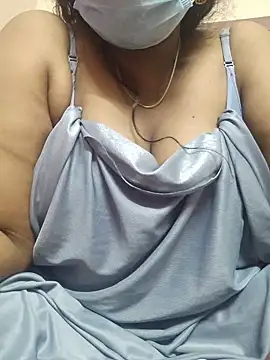 Snapshot of tamilkavitha123 chatting on May 17, 4:43 am tamilkavitha123 online show from May 17, 4:43 am
