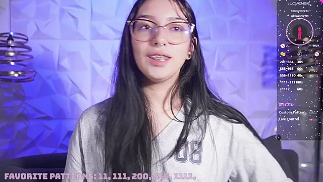Snapshot of zara_bliss chatting on June 4, 11:05 am zara bliss online show from June 4, 11:05 am