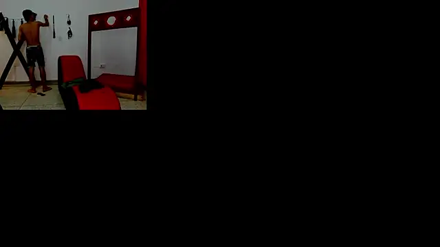 Snapshot of friends_lust_latin chatting on May 10, 12:10 pm friends lust latin online show from May 10, 12:10 pm