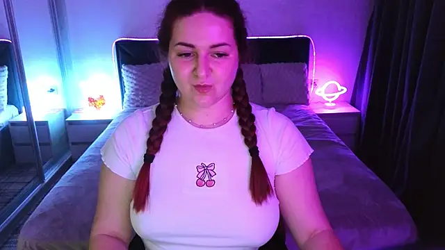 Redd Vixen online show from May 16, 12:29 am