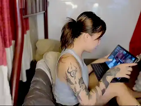 Snapshot of ArianaLore chatting on July 28, 11:39 am ArianaLore online show from July 28, 11:39 am