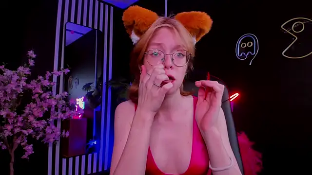 FoxxyyPolly online show from June 24, 5:39 am