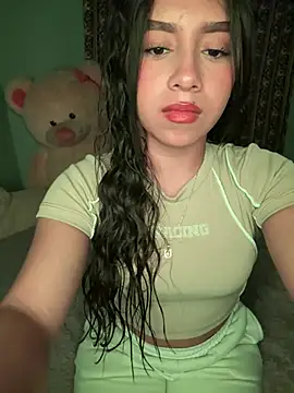 Snapshot of juli_06 chatting on May 11, 11:57 pm juli 06 online show from May 11, 11:57 pm