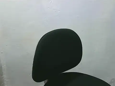 Snapshot of Brun3tt3n chatting on February 15, 2:04 am Brun3tt3n online show from February 15, 2:04 am