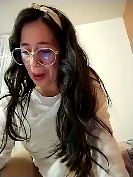 Snapshot of Annie_loveer chatting on June 13, 3:15 am Annie loveer online show from June 13, 3:15 am