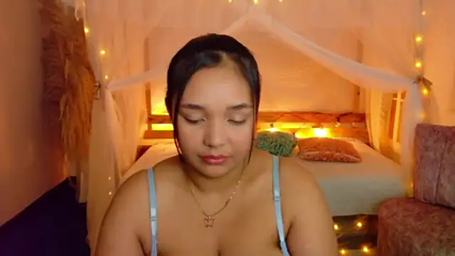 Snapshot of leoneriss chatting on June 17, 10:00 pm leoneriss online show from June 17, 10:00 pm