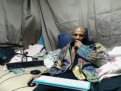 Camodick online show from May 4, 2:18 am