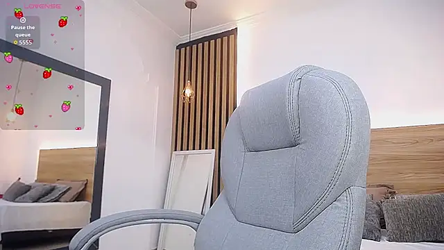 Snapshot of alexa_forbes_ chatting on July 28, 3:57 am alexa forbes online show from July 28, 3:57 am