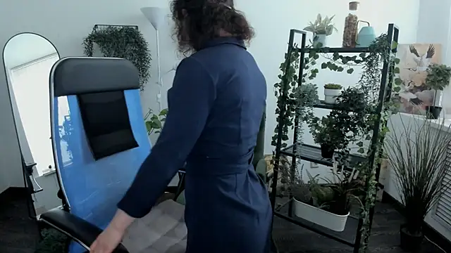 AureliaGleam online show from June 6, 7:35 am
