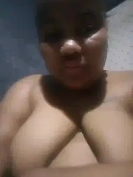 ChubbyMidgetxxx19 online show from May 25, 1:11 am