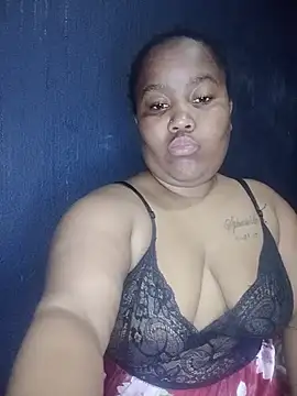 ChubbyMidgetxxx19 online show from June 25, 7:18 pm