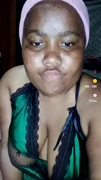 ChubbyMidgetxxx19 online show from July 9, 6:01 pm