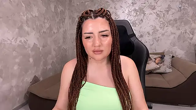 Snapshot of SophiePale chatting on February 11, 6:11 pm SophiePale online show from February 11, 6:11 pm