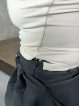 SophiePale online show from February 5, 9:25 am