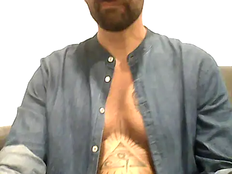 Snapshot of Alessandromagno8 chatting on May 11, 4:04 pm Alessandromagno8 online show from May 11, 4:04 pm