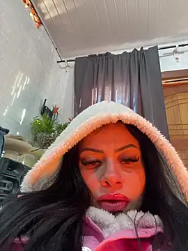 Snapshot of belababyy chatting on June 24, 11:31 am belababyy online show from June 24, 11:31 am