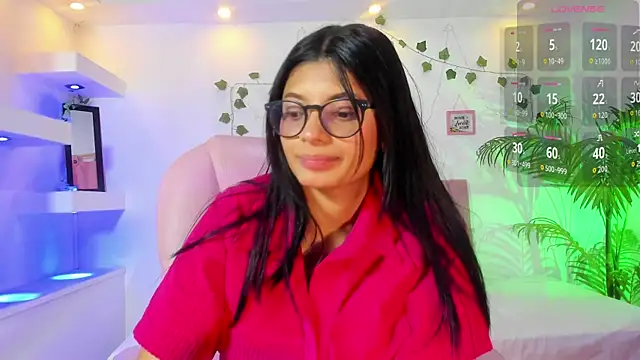 Snapshot of isabel_space chatting on June 15, 2:30 pm isabel space online show from June 15, 2:30 pm