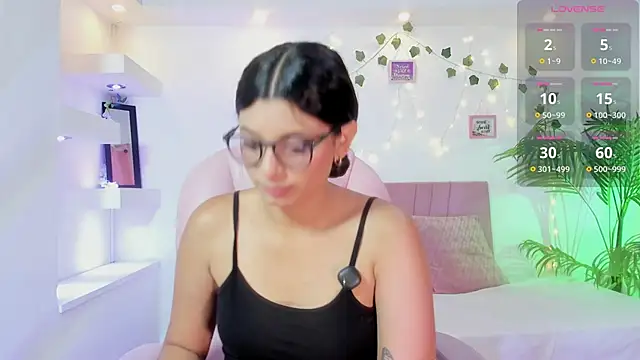 Snapshot of isabel_space chatting on June 16, 2:52 pm isabel space online show from June 16, 2:52 pm