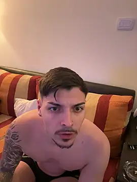 Snapshot of lautydiaz98 chatting on July 21, 10:01 pm lautydiaz98 online show from July 21, 10:01 pm