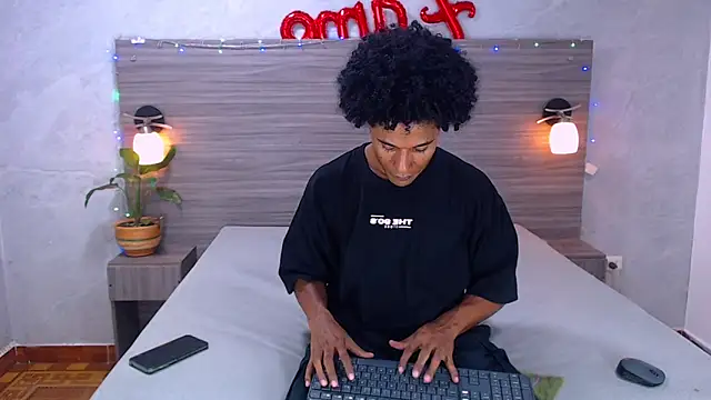 Dilan Hall online show from June 1, 7:04 pm