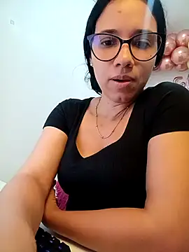 alanahot94 online show from May 8, 12:16 am