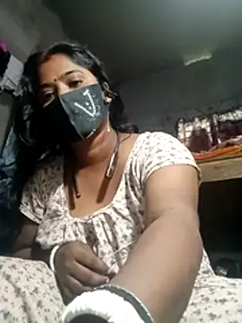 Snapshot of Miss-poly chatting on July 12, 6:15 am Miss-poly online show from July 12, 6:15 am