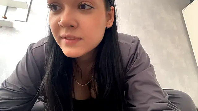 Snapshot of AiEsquer chatting on May 26, 8:21 am AiEsquer online show from May 26, 8:21 am