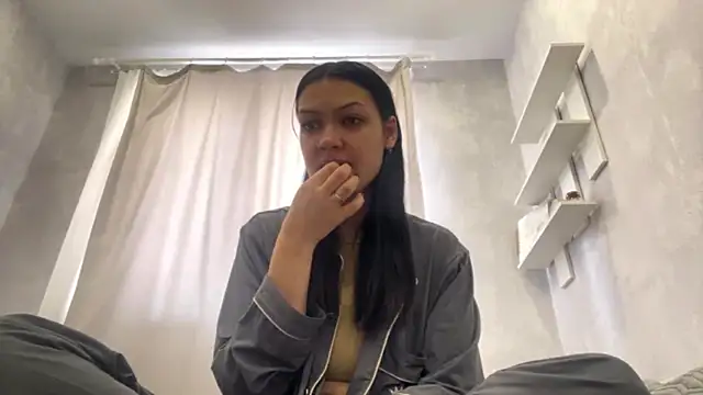 Snapshot of AiEsquer chatting on June 8, 5:19 am AiEsquer online show from June 8, 5:19 am