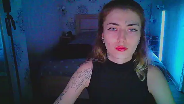 HarrisLola online show from May 10, 2:44 pm