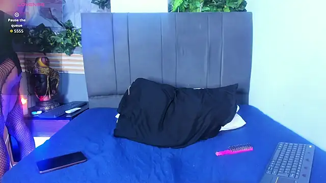 lily dark   online show from June 20, 4:26 am