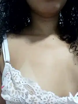 Snapshot of venuseyes25 chatting on June 12, 10:52 pm venuseyes25 online show from June 12, 10:52 pm