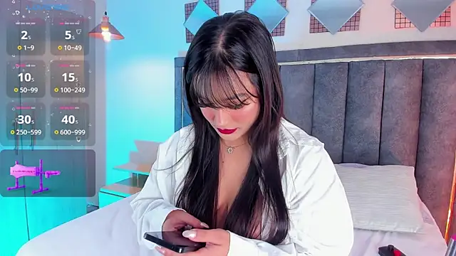 Snapshot of Isa_foxxx26 chatting on May 13, 2:47 pm Isa foxxx26 online show from May 13, 2:47 pm
