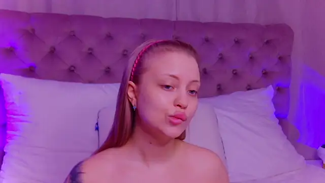 Snapshot of DorissHilton chatting on May 21, 6:04 pm DorissHilton online show from May 21, 6:04 pm