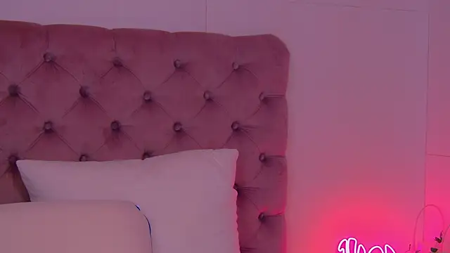 Snapshot of DorissHilton chatting on June 25, 9:52 pm DorissHilton online show from June 25, 9:52 pm