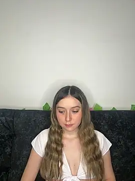 Sarisloves online show from June 27, 11:26 am