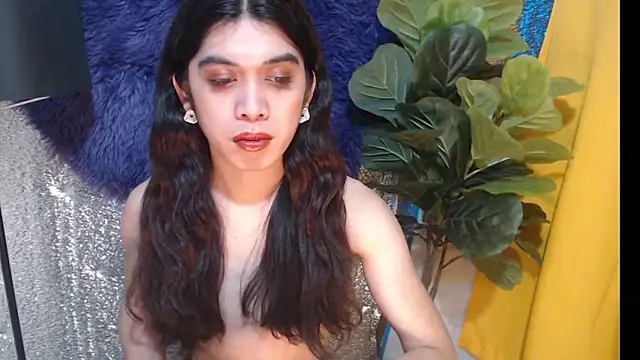 RoseAmarie online show from June 2, 7:05 pm
