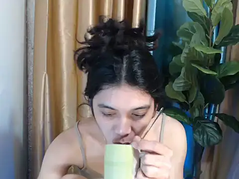RoseAmarie online show from August 5, 11:57 am