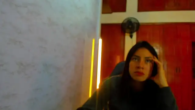 Snapshot of Soffy_and_Emily chatting on June 10, 12:37 pm Soffy and Emily online show from June 10, 12:37 pm