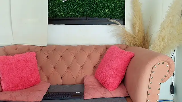 Snapshot of zhara_smith chatting on July 29, 12:03 pm zhara smith online show from July 29, 12:03 pm
