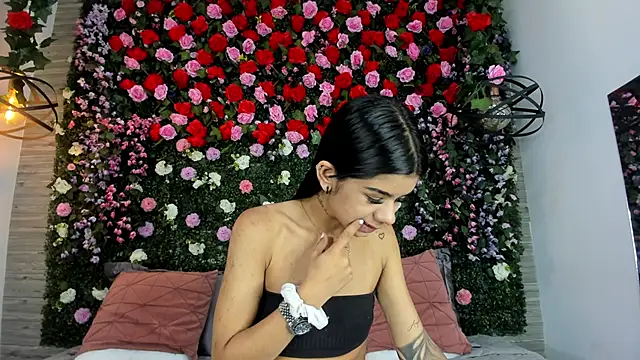 Snapshot of ViolettGracee chatting on June 17, 12:50 pm ViolettGracee online show from June 17, 12:50 pm