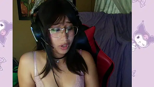 Snapshot of laritlover chatting on June 20, 5:10 am laritlover online show from June 20, 5:10 am