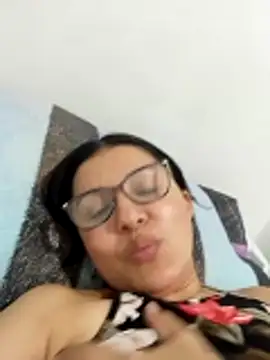 Snapshot of Casandra_inthemorning chatting on May 17, 4:21 am Casandra inthemorning online show from May 17, 4:21 am