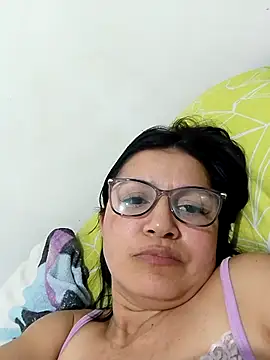 Snapshot of Casandra_inthemorning chatting on June 3, 2:14 am Casandra inthemorning online show from June 3, 2:14 am