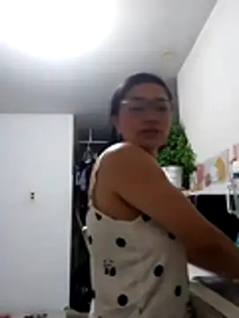 Snapshot of Casandra_inthemorning chatting on June 5, 2:40 am Casandra inthemorning online show from June 5, 2:40 am