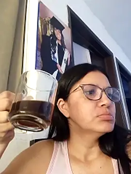 Snapshot of Casandra_inthemorning chatting on June 10, 3:22 pm Casandra inthemorning online show from June 10, 3:22 pm