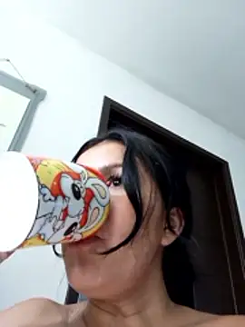 Snapshot of Casandra_inthemorning chatting on June 14, 2:41 pm Casandra inthemorning online show from June 14, 2:41 pm