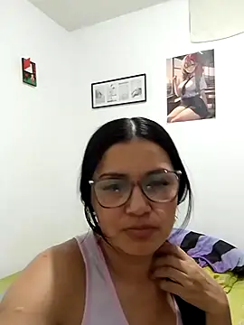 Snapshot of Casandra_inthemorning chatting on June 24, 6:01 am Casandra inthemorning online show from June 24, 6:01 am