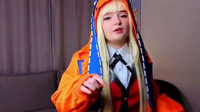 MaryLorez online show from May 11, 4:04 pm